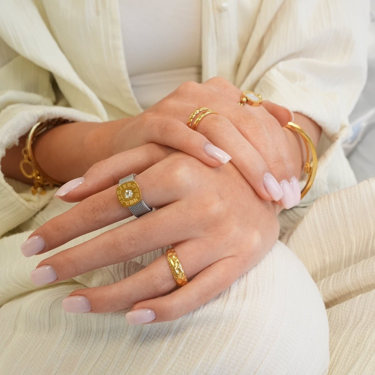 Anillo Textura Lunar Oro 18k